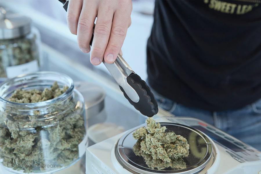 how to buy weed in colorado